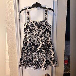 Storia Monochrome Floral Pattern Dress